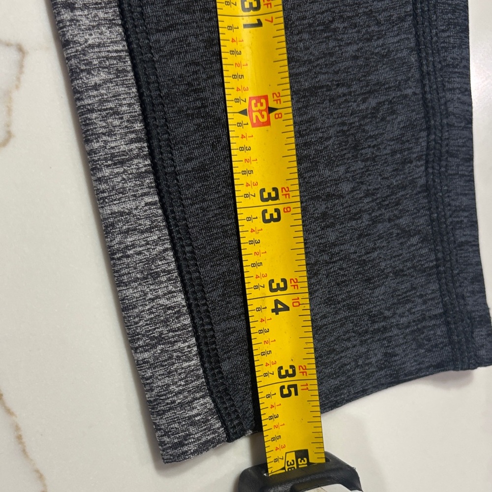 PINK Victoria's Secret Charcoal Gray & Light Gray Love-Panel Leggings - Picture 12 of 13